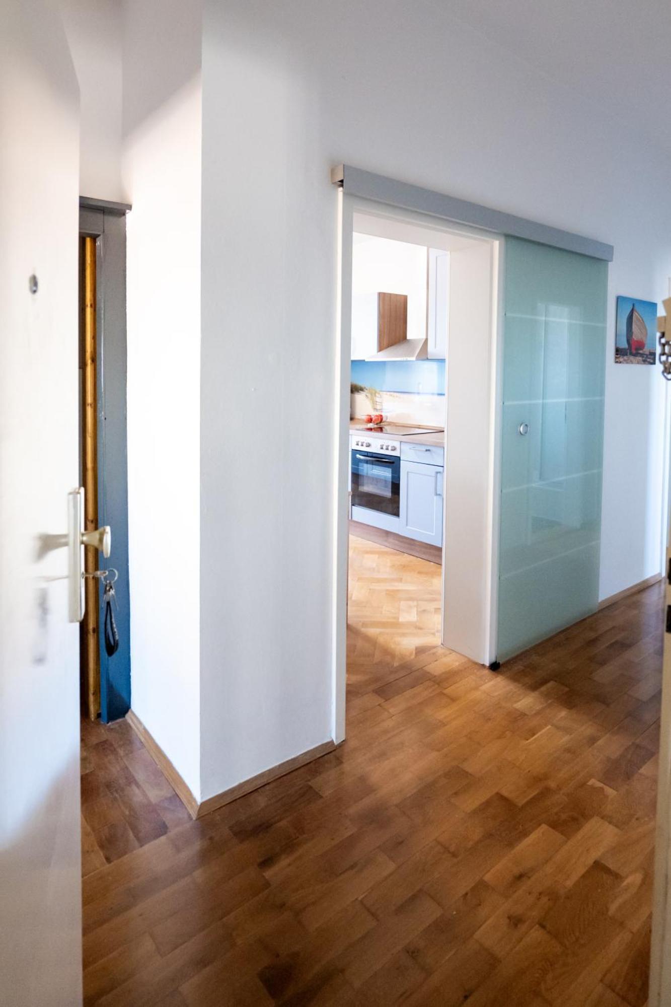 Doppelhaus- Villa Leipzig Schleussig , Moderner Altbau Apartment Dachetage Mit 2 Schlafzimmern Und Separatem Zusatzzimmer , Parkplatz - Balkon - Kamin - Eicheparkett - Arbeitsplatz 外观 照片